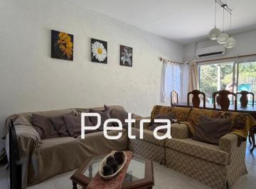 Casa · 126m² · 5 Ambientes · 1 Cochera · Casa en Venta en Costa Esmeralda con Fondo Libre