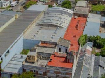 Bodega-Galpón · Galpón en Venta con Salida a 2 Calles