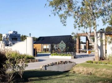 Terreno · 600m² · ¡Oportunidad! Lote en Venta en Lares de Canning