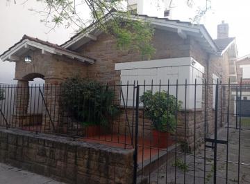 Casa · 120m² · 5 Ambientes · Chalet Uso Profesional en Alquiler Plaza Mitre - Centro