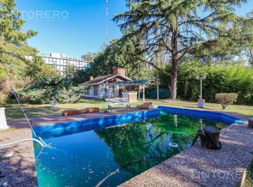 Terreno · 950m² · Terreno en Venta de 950 m² con Pileta en Barrio Parque Leloir, a m de La Av Martín Fierro