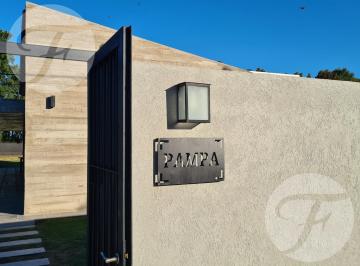 Casa · 132m² · 4 Ambientes · 2 Cocheras · Casa en Venta en Driving Golf San Pedro | 1000 m² de Lote, Piscina y Galería con Parrilla