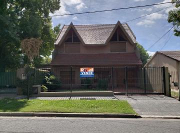 Casa de 3 ambientes, Almirante Brown · Chalet en Venta en Buena Ubicación en Adrogué (Retasado!)