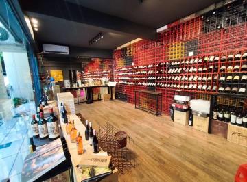 Local comercial , Recoleta · Muy Buen Local con Amplia Vidriera en Fantástica Ubicación