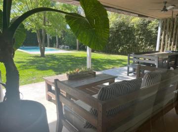 Casa · 350m² · 4 Ambientes · 3 Cocheras · Casa - Santa Barbara