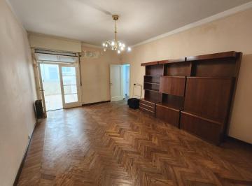 Departamento · 95m² · 5 Ambientes · Departamento 3 Dorm. con Patio