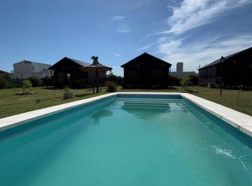 Casa · 240m² · 10 Ambientes · Venta Complejo de Cabañas