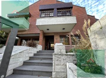 Casa · 632m² · 13 Ambientes · 6 Cocheras · Casa en Los Troncos