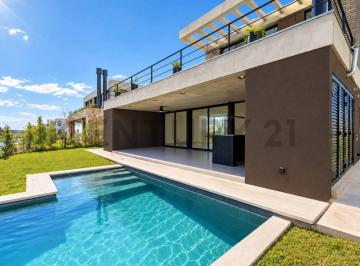 Casa · 380m² · 5 Ambientes · 2 Cocheras · Casa Fondo a Laguna Puertos del Lago Ribera