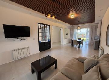 Casa · 192m² · 3 Ambientes · 2 Cocheras · Casa en Venta en Barrio Privado en Maipu Mendoza