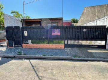 Depósito · 232m² · 3 Ambientes · 3 Cocheras · Pichincha 1183, Temperley - Depósito/galpón con Vivienda - 298 m²