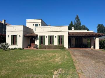 Casa · 260m² · 5 Ambientes · 5 Cocheras · Casa Chalet en Venta en Haras del Sol, Pilar, G. B. a. Zona Norte