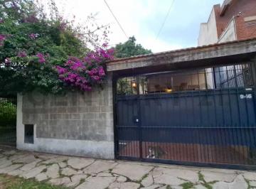 PH · 96m² · 4 Ambientes · 1 Cochera · Venta PH 4 Ambiente con Jardin, Parrilla, Garage y Terraza - Banfield