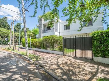 Casa · 344m² · 5 Ambientes · 3 Cocheras · Casa en Venta en San Isidro - 4 Dorm. - Jardin - Pileta – Barrio Las Carreras