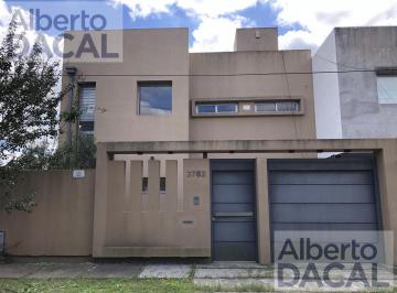 Casa · 157m² · 5 Ambientes · 2 Cocheras · Casa - Venta - Manuel B Gonnet - 3 Dorm.