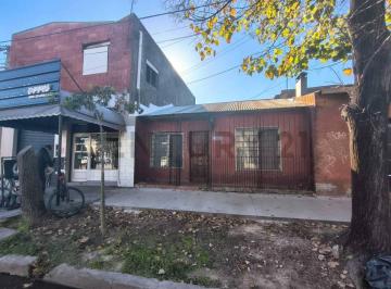 Casa · 356m² · 5 Ambientes · 1 Cochera · Casa Venta Lavallol 3 Dorm. con 3 Locales y Deposito