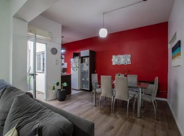 Casa · 174m² · 6 Ambientes · 1 Cochera · Casa en Venta de 4 Dorm. en Venta - Barrio Echesortu Rosario