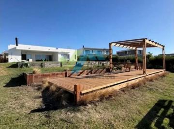 Casa · 210m² · 5 Ambientes · 2 Cocheras · Casa en Venta en San Sebastian - Area 8, San Sebastian, Escobar