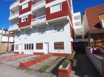 Departamento · 43m² · 2 Ambientes · Confortable Departamento, 2 Amb y Medio! en Av Costanera! Oportunidad Retasado