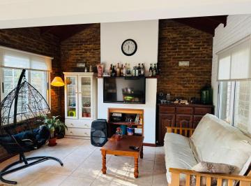 Casa · 120m² · 5 Ambientes · 2 Cocheras · Venta Casa Rosario Fisherton con Cochera Jardin Impecable Apta Credito Bv. Argentino y Acevedo