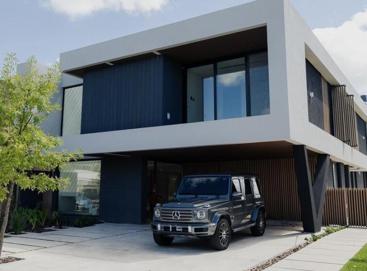 Casa · 550m² · 5 Ambientes · 2 Cocheras