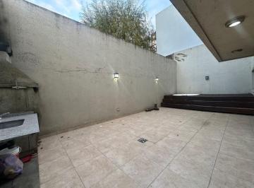 Departamento · 60m² · 3 Ambientes · 1 Cochera · Dpto en Pb con Patio, Parrilla y Yacuzzi Lomas de Zamora