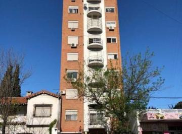 Departamento de 2 ambientes, Lomas de Zamora · 2 Ambientes Al Frente con Cochera en El Edificio