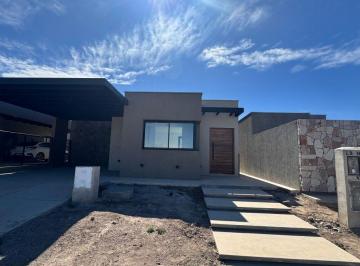 Casa de 5 ambientes, Rodeo del Medio · Venta Casa Barrio Las Retamas - Maipu