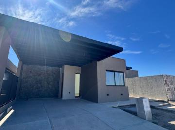 Casa de 5 ambientes, Rodeo del Medio · Venta Casa Barrio Las Retamas - Maipu