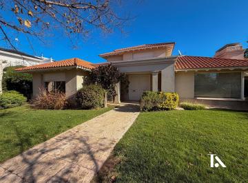 Casa · 413m² · 5 Ambientes · 2 Cocheras · Casa en Guaymallen