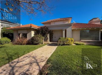 Casa · 413m² · 5 Ambientes · 2 Cocheras · Casa en Guaymallen