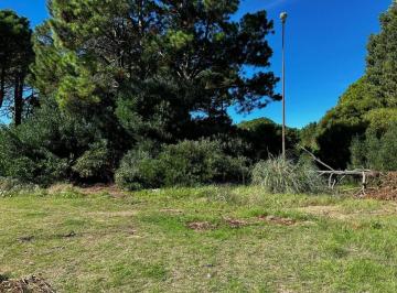 Terreno · 682m² · Lote en Esquina Unifamiliar en Barrio Nayades Pinamar