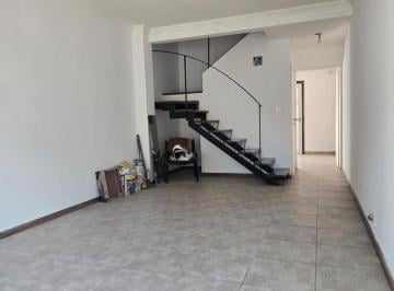 Departamento · 100m² · 4 Ambientes · 1 Cochera · Triplex en Alquiler 4 Ambientes en Ramos Mejia.