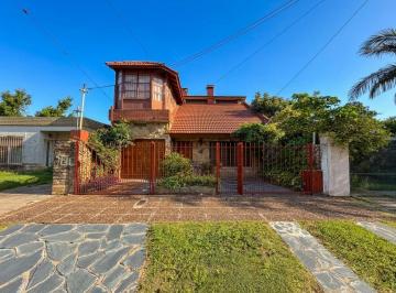 Casa · 230m² · 5 Ambientes · 1 Cochera · Casa en Venta - San Antonio de Padua - 5 Ambientes - Cerca Estación