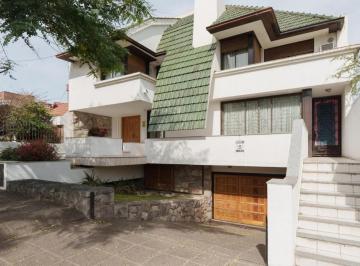 Casa · 535m² · 10 Ambientes · 4 Cocheras · Casa de Categoria en Venta - 3 Dorm. - Barrio Urca - Acepta Menor