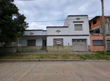 Casa · 144m² · 3 Dormitorios · 1 Cochera · Vendo Casa Concepción del Uruguay, Entre Ríos