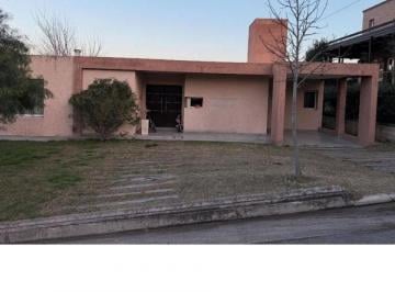 Casa · 110m² · 5 Ambientes · Casa 2 Dor en Venta en La Estanzuela