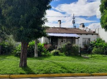 Casa de 4 ambientes, Tornquist · Vendo Casa con Local en Saldungaray