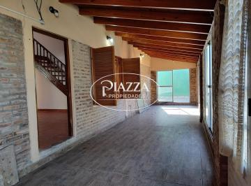Casa · 240m² · 8 Ambientes · 2 Cocheras · Casa en La Plata