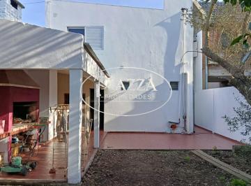 Casa · 142m² · 5 Ambientes · 2 Cocheras · Casa - La Plata