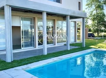 Casa · 120m² · 5 Ambientes · 1 Cochera · Casa en La Plata
