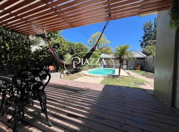Casa · 285m² · 5 Ambientes · 1 Cochera · Casa en La Plata