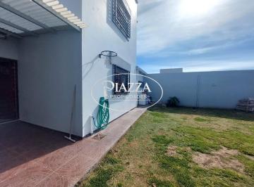 Casa · 190m² · 5 Ambientes · 2 Cocheras · Casa - La Plata
