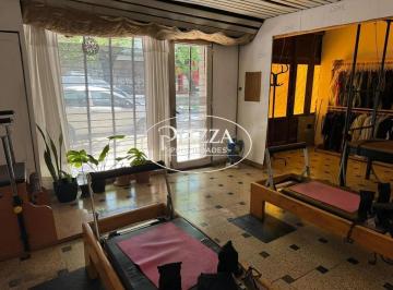 Casa · 300m² · 5 Dormitorios · 1 Cochera · Casa en Venta en Calle 66 y 5