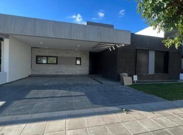 Casa · 378m² · 4 Ambientes · Casa 3 Dormitoprio en Pb Green Ville 2