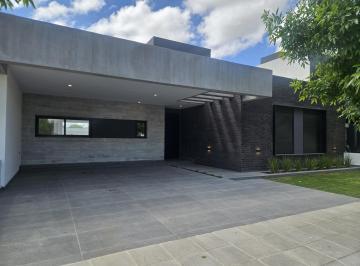 Casa · 378m² · 4 Ambientes · Casa 3 Dormitoprio en Pb Green Ville 2