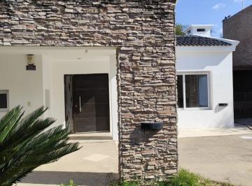Casa · 170m² · 2 Dormitorios · 1 Cochera · Casa en Venta en Las Cañitas, 2 Dorm., 2 Baños, Planta Baja, Apto Crédito
