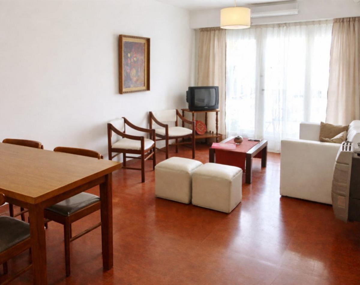 Depto 2 amb, 46m² con balcón y lavadero — Centro