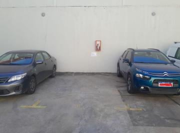Garage en Alquiler · Cochera Fija Descubierta