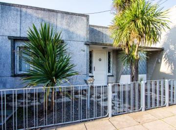 PH de 3 ambientes, Morón · PH con 2 Dorm. de 75 m² en Venta en Haedo con Cochera